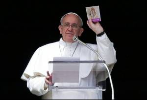 Papa pide a obispos colaborar con gobierno por violencia