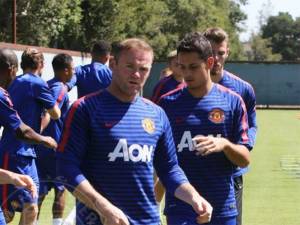 Van Gaal aclaró a Chicharito que será suplente de Rooney