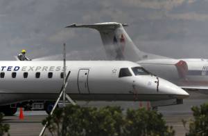 Cierra aeropuerto de Huejotzingo por caída de ceniza del Popocatépetl