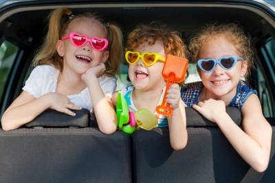 ¡Vacaciones! Prepárate para viajar con los niños en el coche