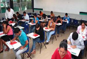 2 mil 669 maestros de Puebla hicieron examen para ingresar al nivel medio superior