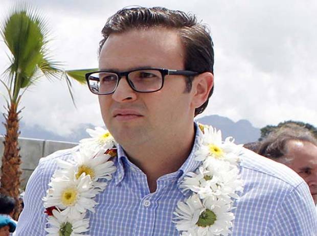 Piña apoya candidatura de Gali a minigubernatura