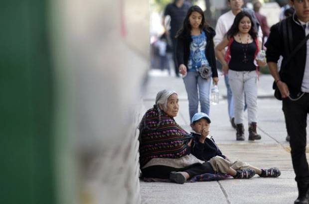 México disminuyó pobreza sólo 2 puntos en siete años