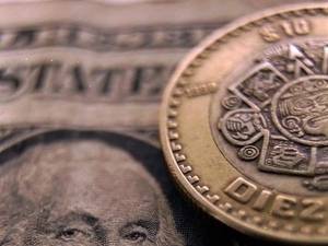 Dólar alcanza 16.10 pesos y no bajará de precio en todo el año: BBVA