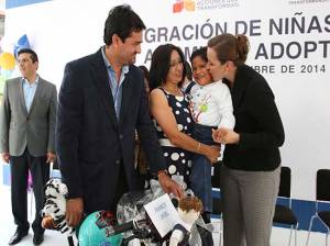 SEDIF Puebla cierra 2014 con 40 menores integrados a familias adoptivas