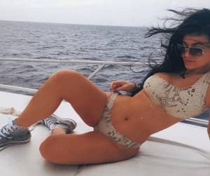 Kylie Jenner presume bikini hot y lo nombra Anaconda