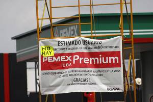 Pemex retrasa 94 mil barriles de gasolina para mitigar desabasto en Puebla