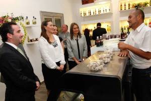 Martha Erika Alonso inaugura tienda de productos agroindustriales