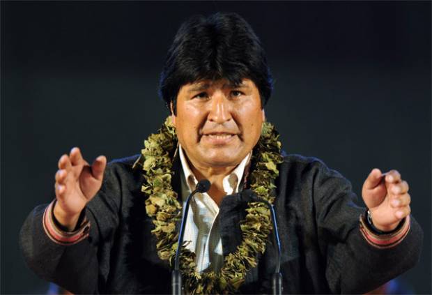 Ayotzinapa, “reflejo del modelo fallido contra el narco”: Evo Morales