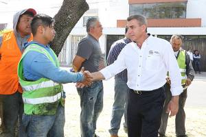 Gali inicia rehabilitación de la 105 Poniente, al sur de Puebla capital