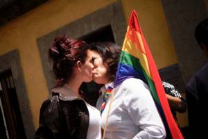 Tras resolución de la Corte, Morelos adecúa leyes para bodas gays