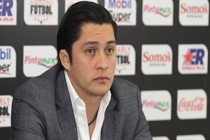 Presidente del Puebla FC califica a su equipo de hombres, no de nombres