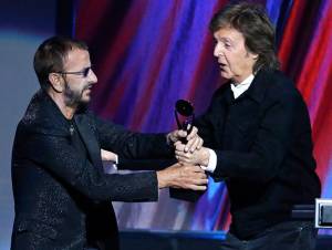 Ringo Starr ingresa al Salón de la Fama del Rock and Roll