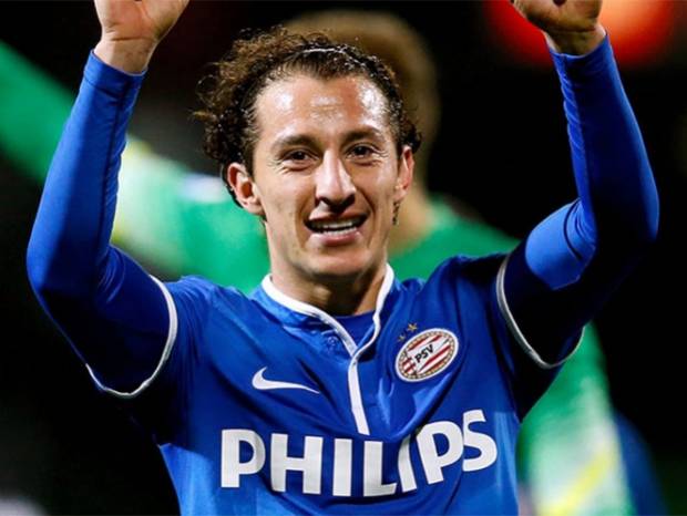 Andrés Guardado se quedará en el PSV por tres temporadas