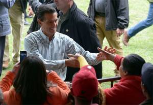 Peña Nieto partió a Francia para iniciar visita de Estado