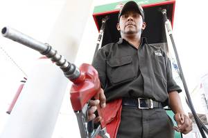 Regresa escasez de gasolina a Puebla por “mala logística” de Pemex