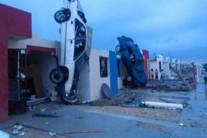 Suman 13 muertos y 88 heridos por tornado en Ciudad Acuña