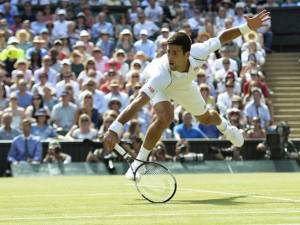 Novak Djokovic avanzó a su cuarta final en Wimbledon