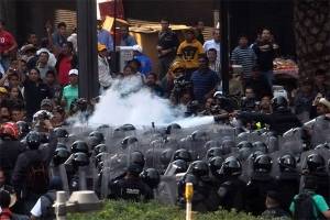 Policías repliegan a la CNTE y liberan Paseo de la Reforma