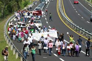 Marchan para recordar un año del violento desalojo en Chalchihuapan