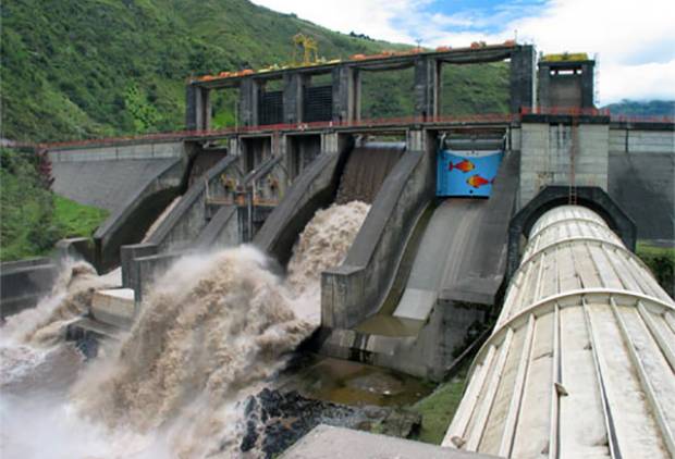 Suspenden tres centrales eléctricas en límites de Puebla y Veracruz