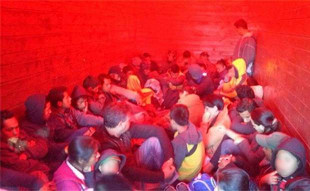 Salvan de hacinamiento a 54 migrantes en Coahuila