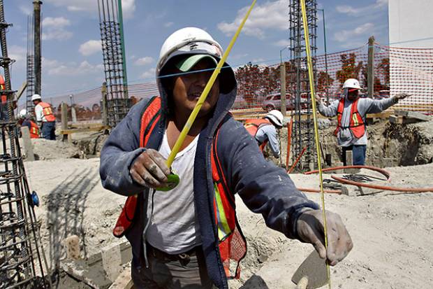 En pobreza salarial 33% de los trabajadores en Puebla: Coneval