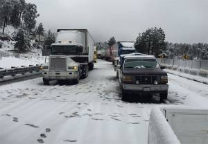 Abren carril en Río Frío para desahogar autopista México-Puebla