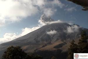 Popocatépetl presenta 10 explosiones y 128 exhalaciones