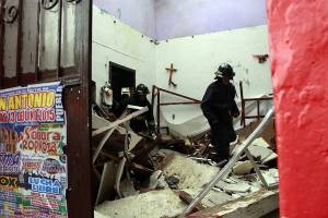 FOTOS: Cayó el techo de una panadería tras fuerte lluvia en Puebla