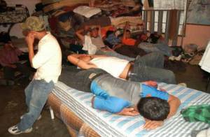 Rescatan a 19 extranjeros secuestrados en Nuevo Laredo