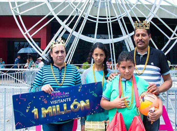 Feria de Puebla llena de regalos al “Visitante 1 Millón”