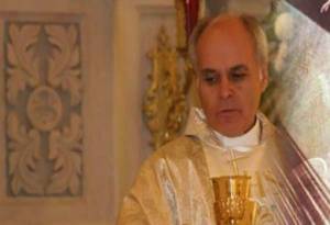 Asesinan a balazos a sacerdote en Guanajuato