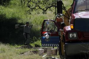 Controlan derrame de gasolina por toma clandestina en Acatzingo