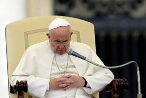 Papa Francisco expresa su dolor por “asesinato” de normalistas
