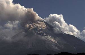 VIDEO: Volcán de Colima entra en fase eruptiva permanente