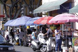 Ambulantes de Puebla podrían tener horario de venta en calles