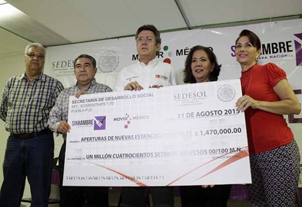 Sedesol entrega 1.4 mdp para 21 estancias infantiles en Puebla