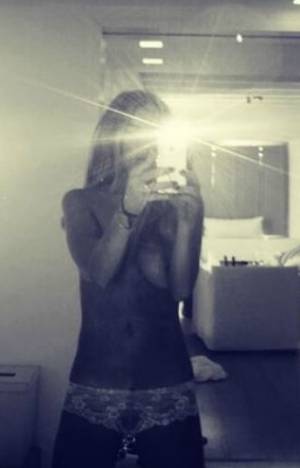 Lindsay Lohan encendió Instagram con topless