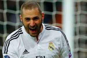 Benzema dio triunfo al Madrid en Champions League, Chicharito jugó tres minutos
