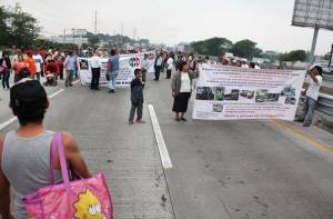 Retrasos de Veracruz a Puebla por marcha de la CNOP sobre la autopista