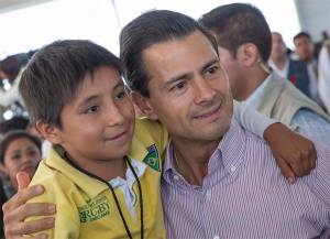 Peña Nieto descarta cáncer, comprar casas o problemas con su esposa
