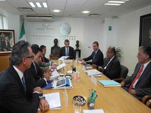 Gobernador de Puebla se reúne con el director general de la CFE