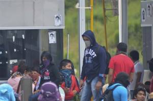 Estudiantes toman otra vez caseta de la autopista México-Puebla