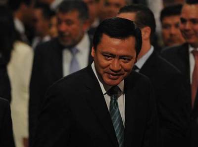 Osorio Chong, dispuesto a comparecer por video de fuga de “El Chapo”