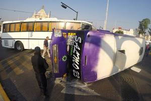 Choque entre dos autobuses deja 30 lesionados en Puebla capital