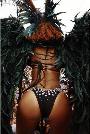 FOTOS: Rihanna presumió trasero en el carnaval de Barbados