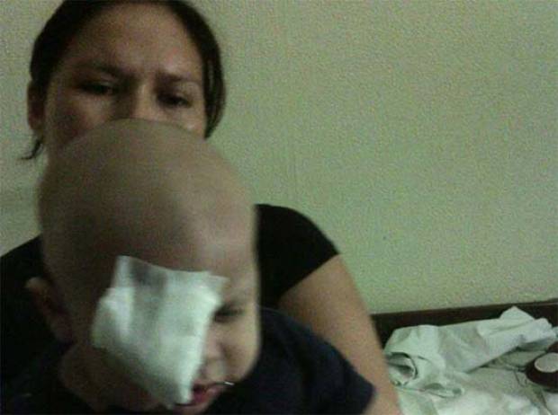 Extirparán el otro ojo al bebé víctima de negligencia médica