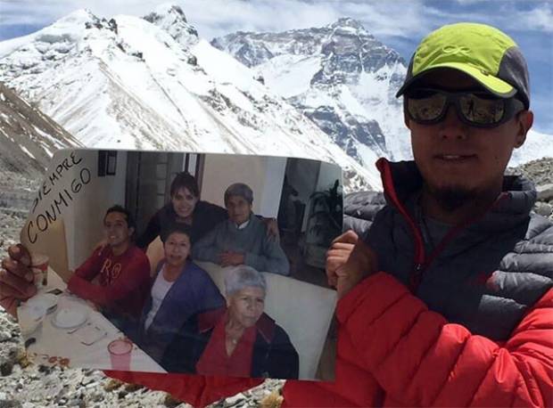Alpinista poblano anuncia salida del Everest a Katmandú