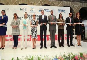 Alcalde de Puebla inaugura segunda Feria Municipal de Empleo para la Mujer